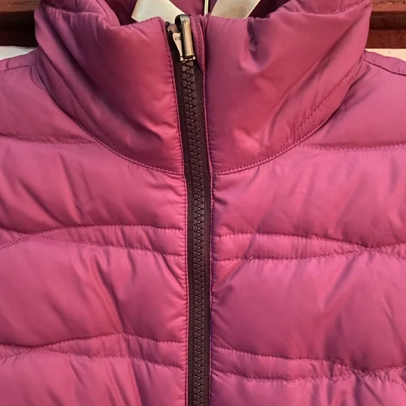 Eddie Bauer Women’s Down Puffer Vest, appears New without tags, Medium. - Picture 8 of 8
